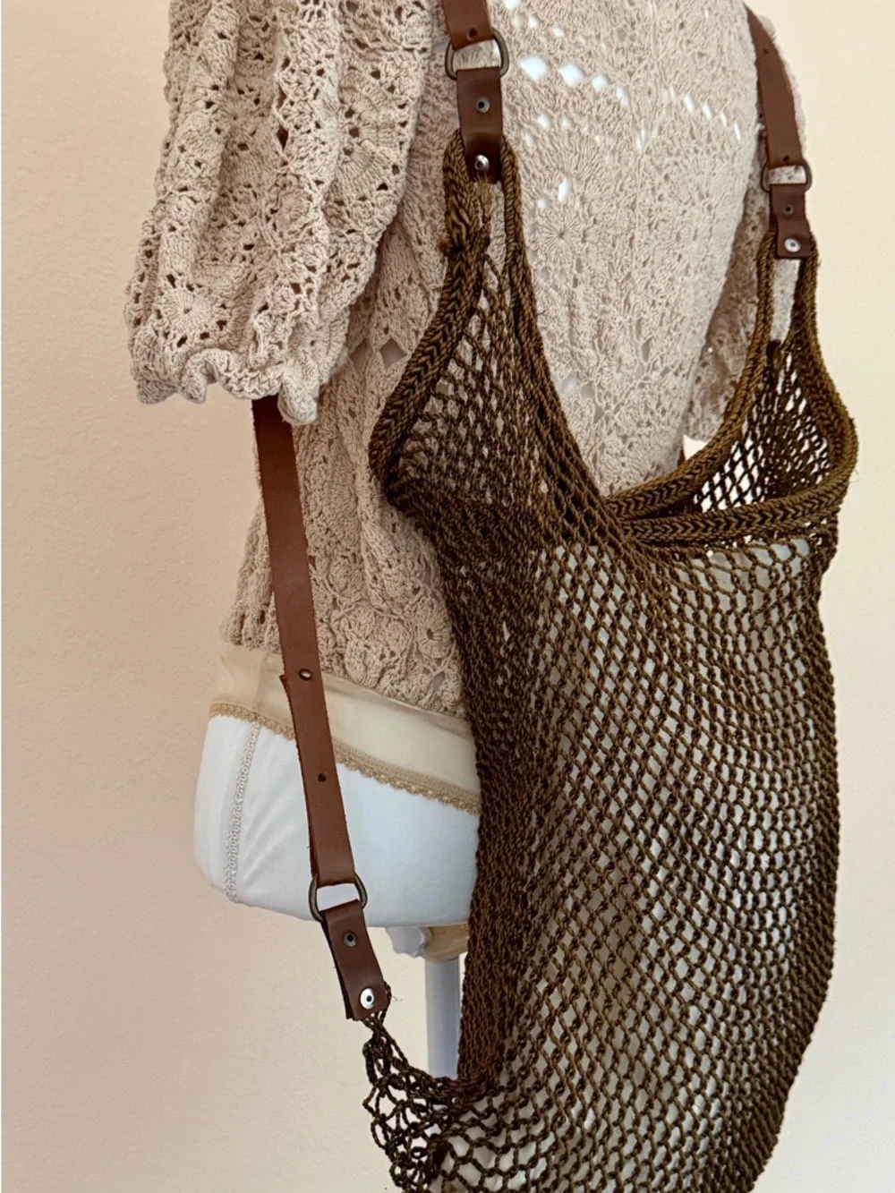 Handwoven Sisal Net Mesh Tote Bag Leather Straps - Brown Summer Beach Backpack - Picture 5 of 12